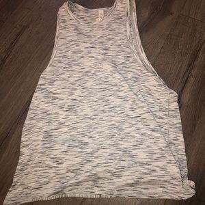 Lululemon tank size 4